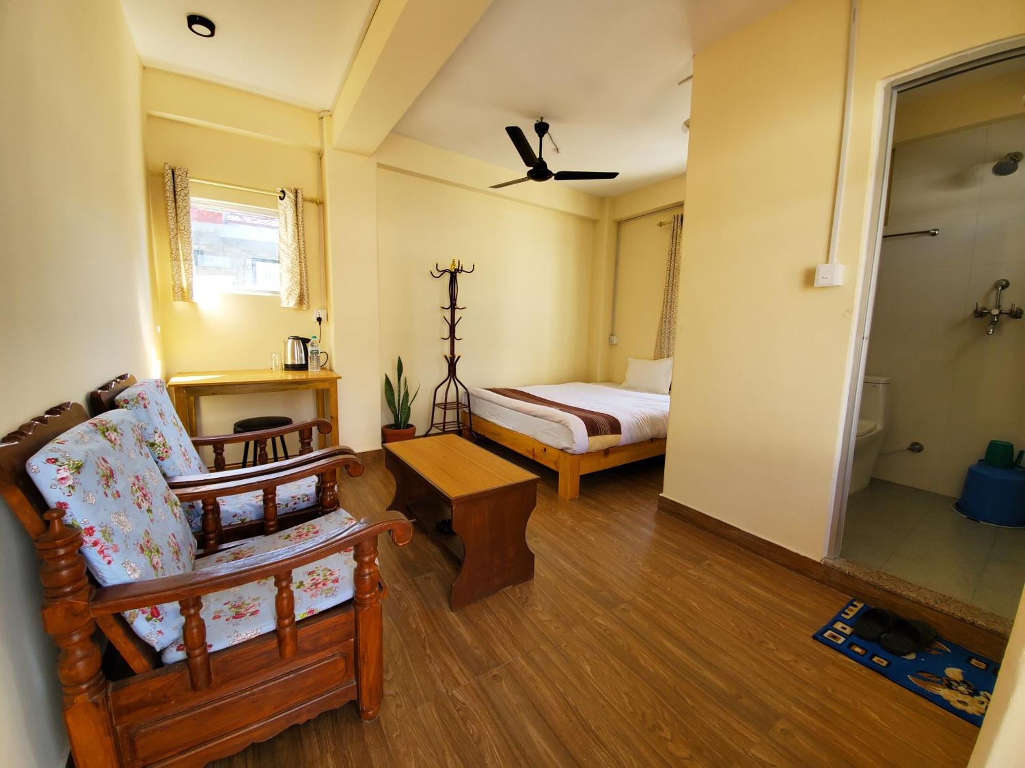 Santoshi Guest House, 포카라 외부 사진