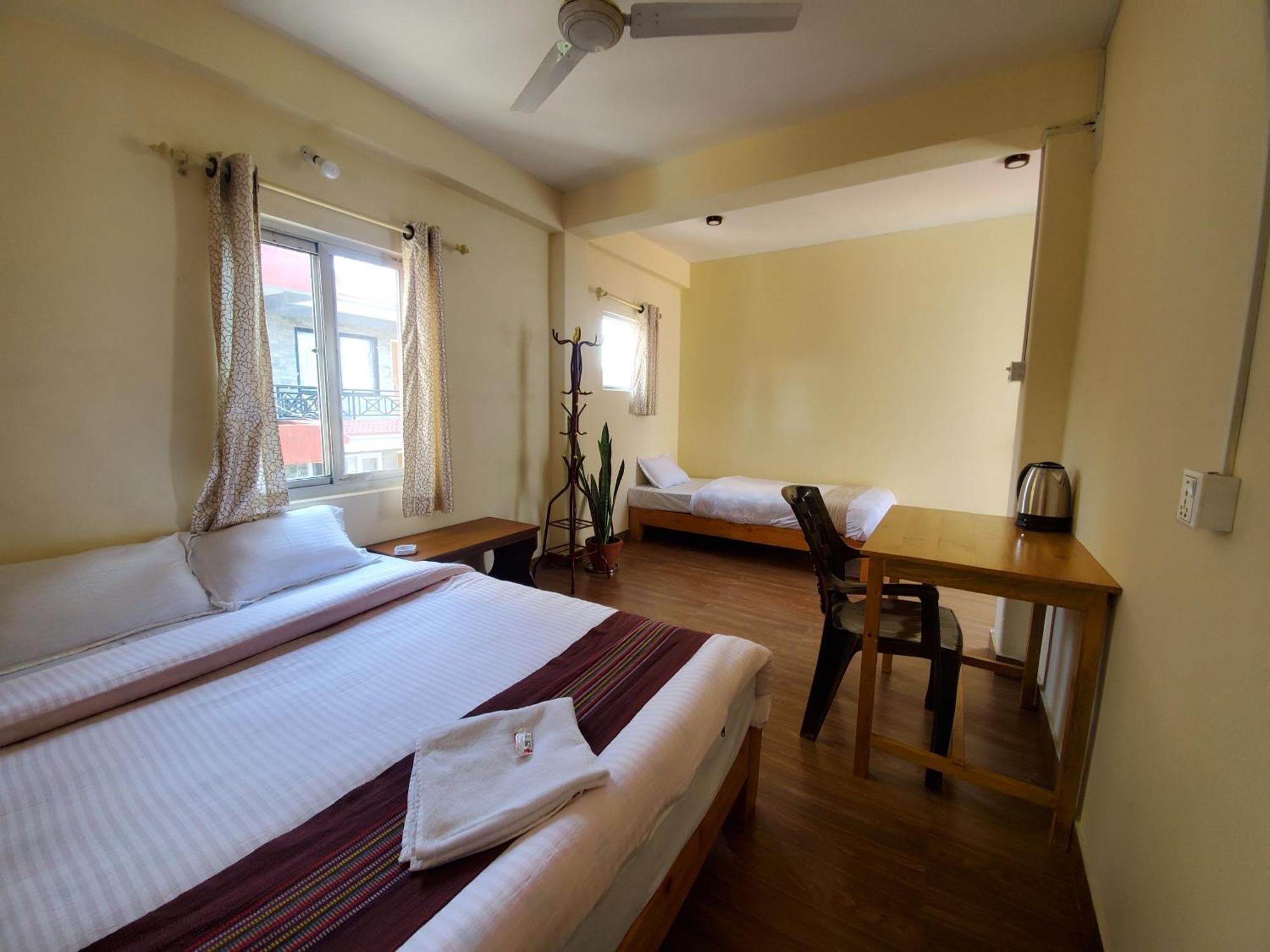 Santoshi Guest House, 포카라 외부 사진
