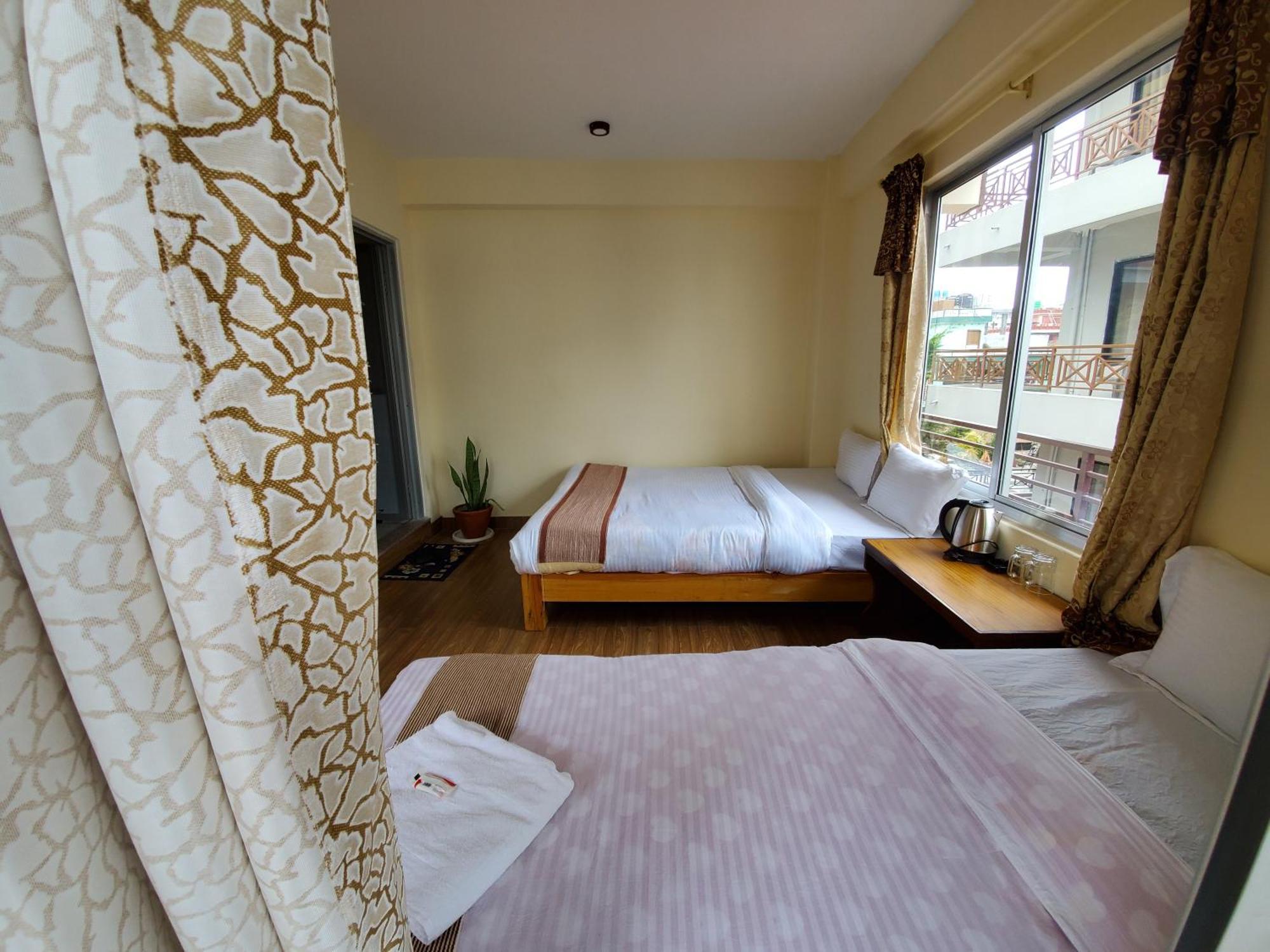 Santoshi Guest House, 포카라 외부 사진