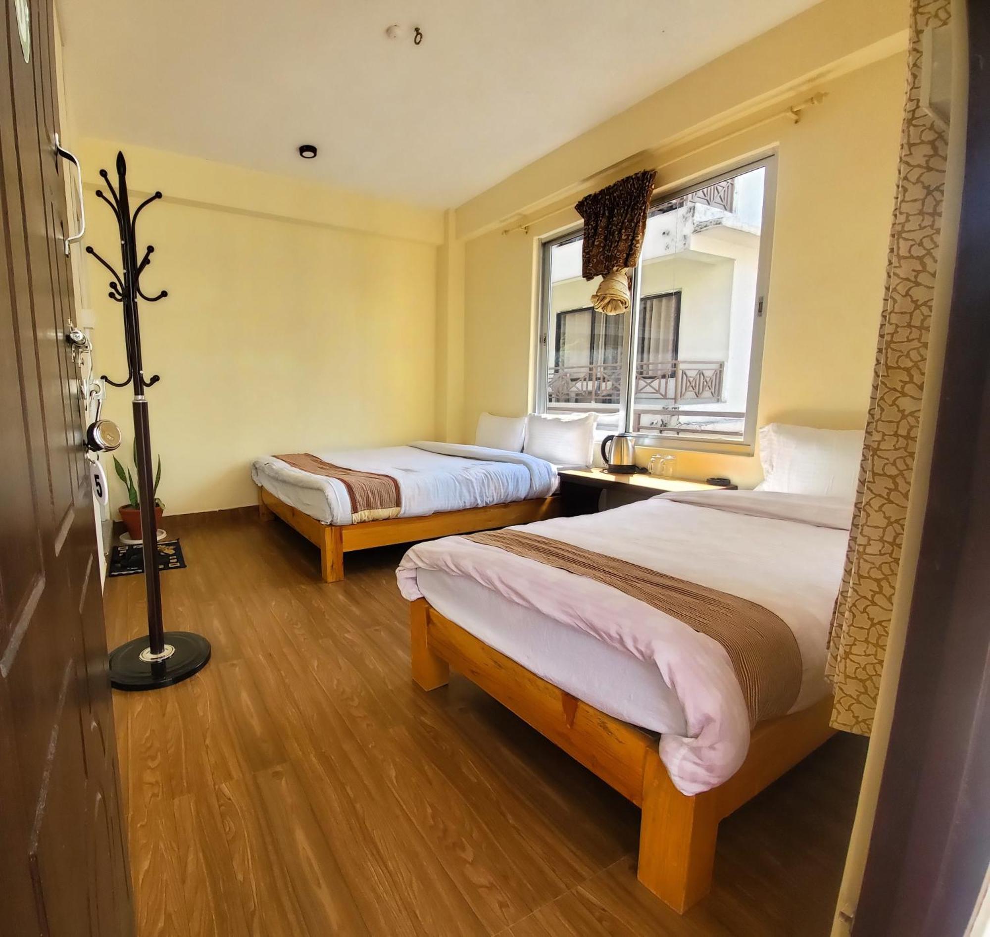 Santoshi Guest House, 포카라 외부 사진