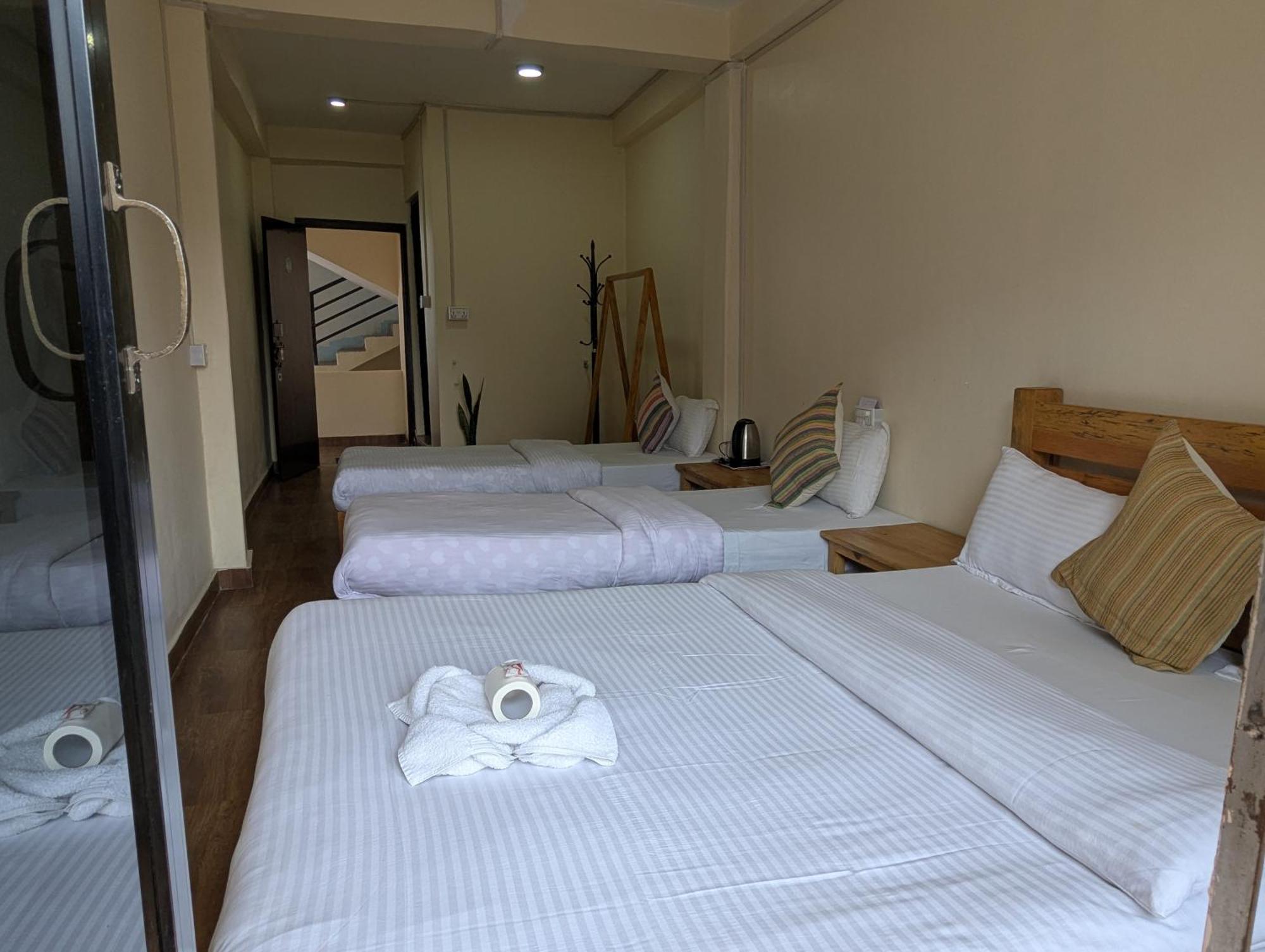 Santoshi Guest House, 포카라 외부 사진